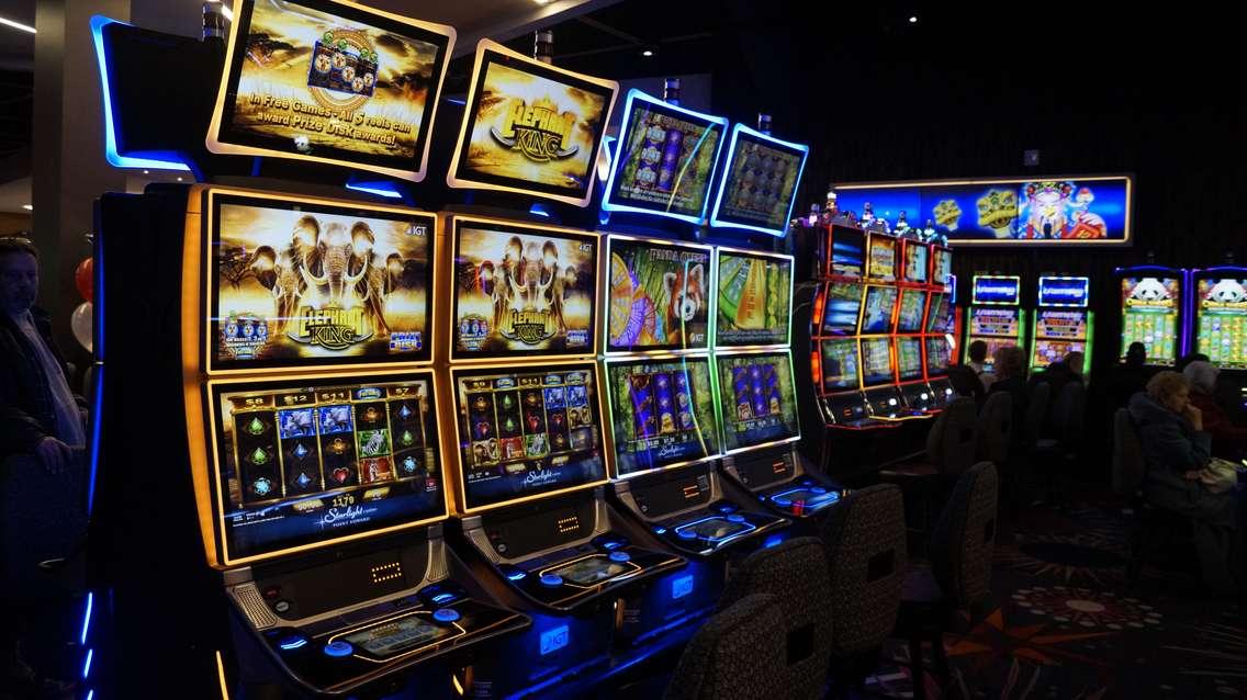 Slot machines at Point Edward's Starlight Casino. November 28, 2018. (Photo by Blackburn Media Sarnia)