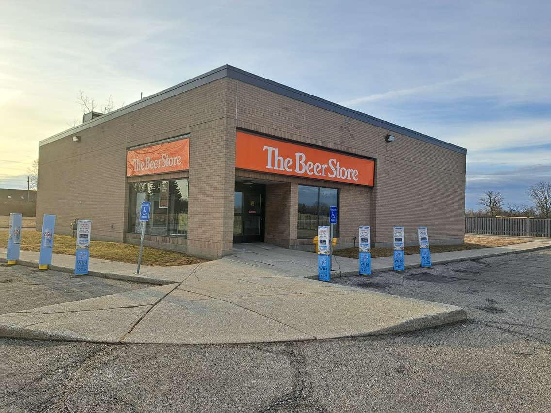 The Beer Store in Corunna. March 12, 2025. (Photo by Natalia Vega)