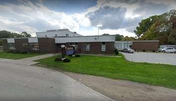 Bkejwanong Kinomaagewgamig, the Walpole Island Elementary School. Image captured from Google Maps.
