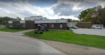 Bkejwanong Kinomaagewgamig, the Walpole Island Elementary School. Image captured from Google Maps.