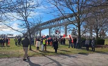 Carbon tax protest at the Blue Water Bridge. April 1, 2024. (Photo by Natalia Vega)