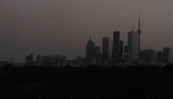 Toronto skyline during blackout, August 2003 (Image courtesy of Dave Till via Flickr)
