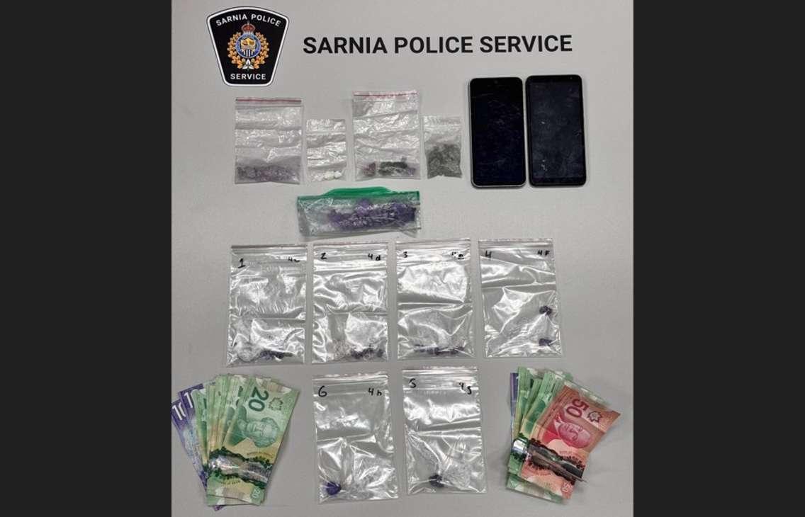 Fentanyl and cash seized in kidnapping arrest February, 5, 2025. Photo courtesy of the Sarnia Police Service. 