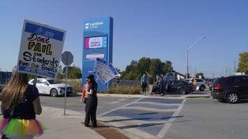 OPSEU members walking the picket line in front of Lambton College. September 11, 2025. (Photo by Natalia Vega)