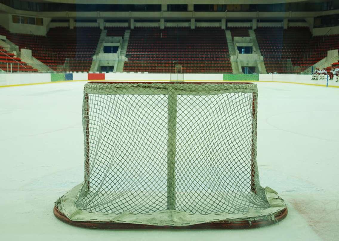 Empty hockey net. © Can Stock Photo Inc. / alkir