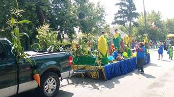 Corn-themed floats roll up Lacasse Blvd in the Tecumseh Corn Festival Parade, August 26, 2017. (Photo by Mark Brown/Blackburn News)