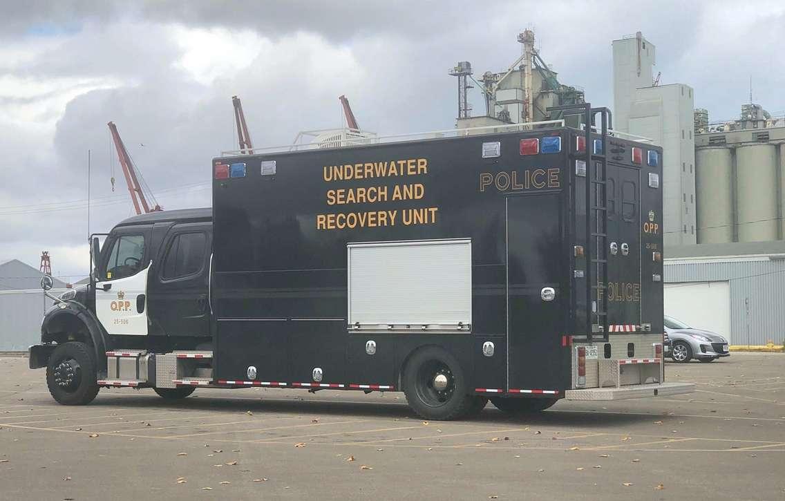 OPP Underwater Search & Rescue at Sarnia Harbour Nov. 1 2020 (Photo courtesy of Greg Grimes)