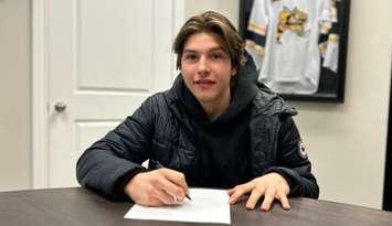 Matthew Manza signs with the Sarnia Sting - Jan 13/25 (Photo courtesy of Sarnia Sting)