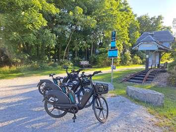 Current e-bikes stationed at Cathcart Boulevard and Modeland Road, along the Howard Watson Nature Trail. September 11, 2025. (Photo by Natalia Vega)