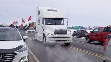 Trucker convoy leaving Sarnia-Lambton. January 27, 2022. (Photo by Natalia Vega)