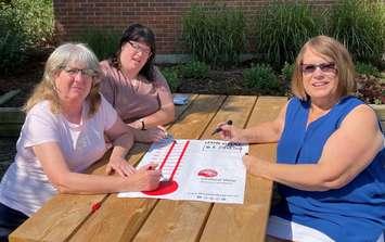 Campaign Chair Vicky Ducharme (right) with Pat and her daughter Tracey. July 29, 2021. (Photo courtesy of the United Way of Sarnia-Lambton).