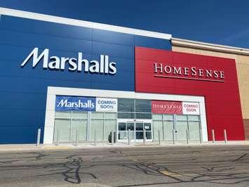 New Marshalls/HomeSense store in former Sears building at Lambton Mall (BlackburnNews.com photo by Melanie Irwin)