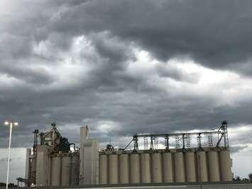 Threatening storm clouds approach Sarnia July 20, 2019 (BlackburnNews.com photo by Sue Storr)