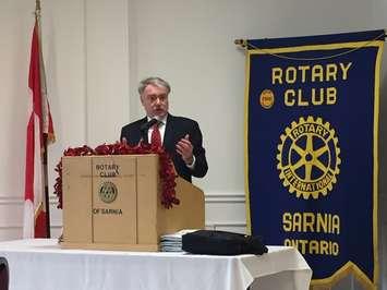 Sarnia Mayor Mike Bradley speaks to members of the Rotary Club of Sarnia. November 21, 2017 (Photo by Melanie Irwin)