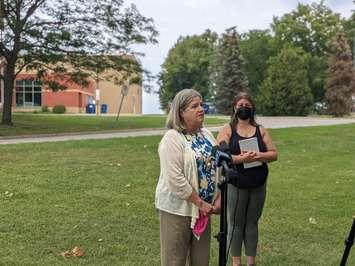 Ontario NDP Leader Andrea Horwath and local resident Sacha Coutu at Wildwood Park. Tuesday, August 10, 2021. Photo by Natalia Vega). 